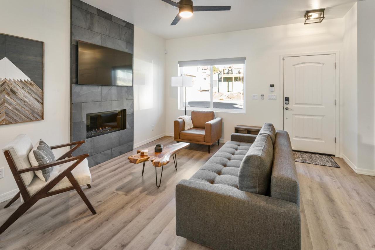 פלאגסטאף Flg Retreat - Modern Home With Mountain Views מראה חיצוני תמונה